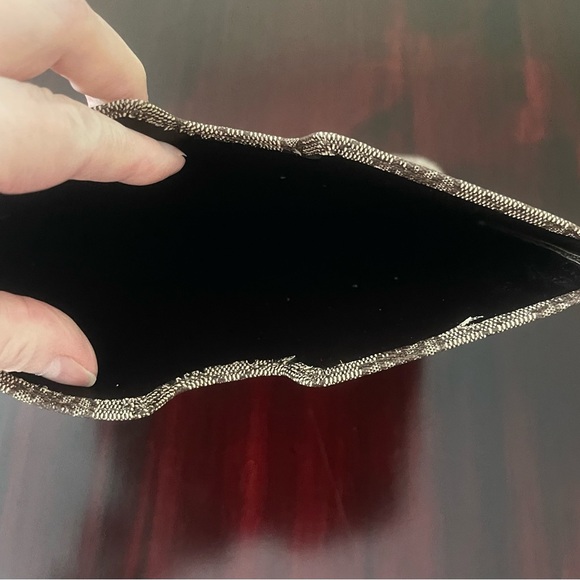 Guess Factory Signature 4-G Logo Tablet Sleeve/Case 8x10” - Picture 3 of 6